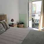 Grey And Green, Modern 2-bedroom Apartment, Ac, Location At Faro's Historic Centre * ファロ