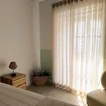 Grey And Green, Modern 2-bedroom Apartment, Ac, Location At Faro's Historic Centre アパート
