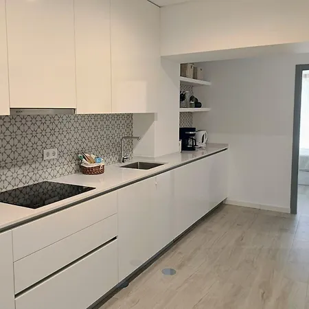 Grey And Green, Modern 2-bedroom Apartment, Ac, Location At Faro's Historic Centre Apartament *