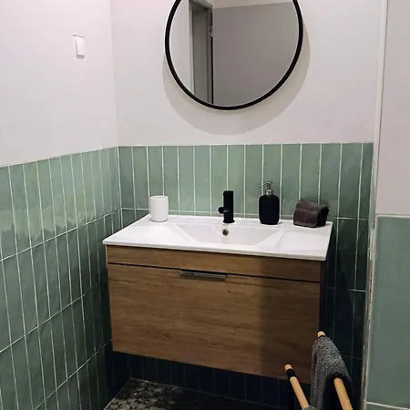 Grey And Green, Modern 2-bedroom Apartment, Ac, Location At Faro's Historic Centre *