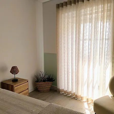 Grey And Green, Modern 2-bedroom Apartment, Ac, Location At Faro's Historic Centre شقة
