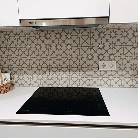 Grey And Green, Modern 2-bedroom Apartment, Ac, Location At Faro's Historic Centre *
