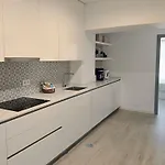 Grey And Green, Modern 2-bedroom Apartment, Ac, Location At Faro's Historic Centre דירה *
