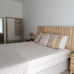 Grey And Green, Modern 2-bedroom Apartment, Ac, Location At Faro's Historic Centre * פארו