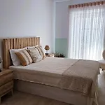 Grey And Green, Modern 2-bedroom Apartment, Ac, Location At Faro's Historic Centre דירה