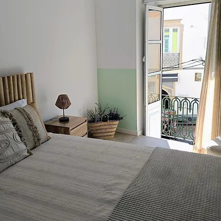 Grey And Green, Modern 2-bedroom Apartment, Ac, Location At Faro's Historic Centre * Faro