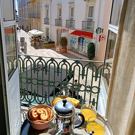Grey And Green, Modern 2-bedroom Apartment, Ac, Location At Faro's Historic Centre Faro