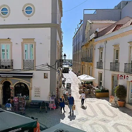 Grey And Green, Modern 2-bedroom Apartment, Ac, Location At Faro's Historic Centre Faro