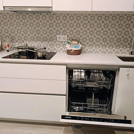 Grey And Green, Modern 2-bedroom Apartment, Ac, Location At Faro's Historic Centre *