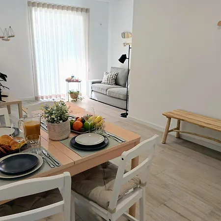 Grey And Green, Modern 2-bedroom Apartment, Ac, Location At Faro's Historic Centre * فارو