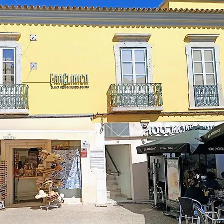 Grey And Green, Modern 2-bedroom Apartment, Ac, Location At Faro's Historic Centre فارو