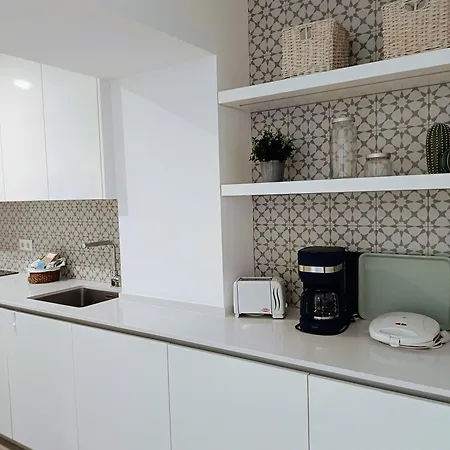 Apartment Grey And Green, Modern 2-bedroom Apartment, Ac, Location At Faro's Historic Centre *