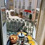 Grey And Green, Modern 2-bedroom Apartment, Ac, Location At Faro's Historic Centre Distrikt Faro