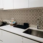 Apartment Grey And Green, Modern 2-bedroom Apartment, Ac, Location At Faro's Historic Centre Distrikt Faro