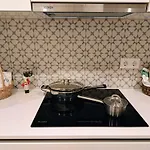 Grey And Green, Modern 2-bedroom Apartment, Ac, Location At Faro's Historic Centre Distrikt Faro