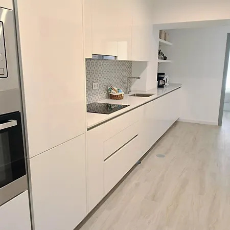 Grey And Green, Modern 2-bedroom Apartment, Ac, Location At Faro's Historic Centre Lejlighed Faro